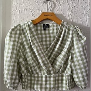 Super cute wrap crop top!